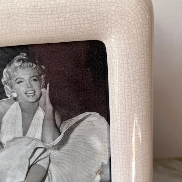 Vintage ceramic pictures frame with floral accent - Picture 5 of 12